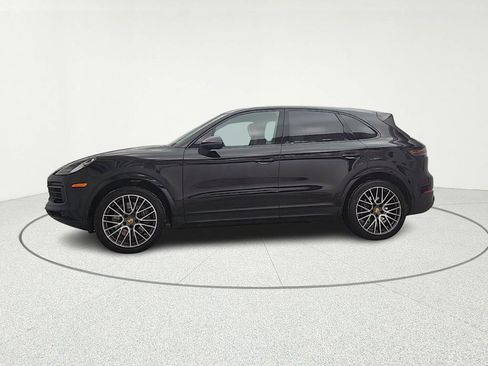 Used 2021 Porsche Cayenne w/ Premium Package image 4