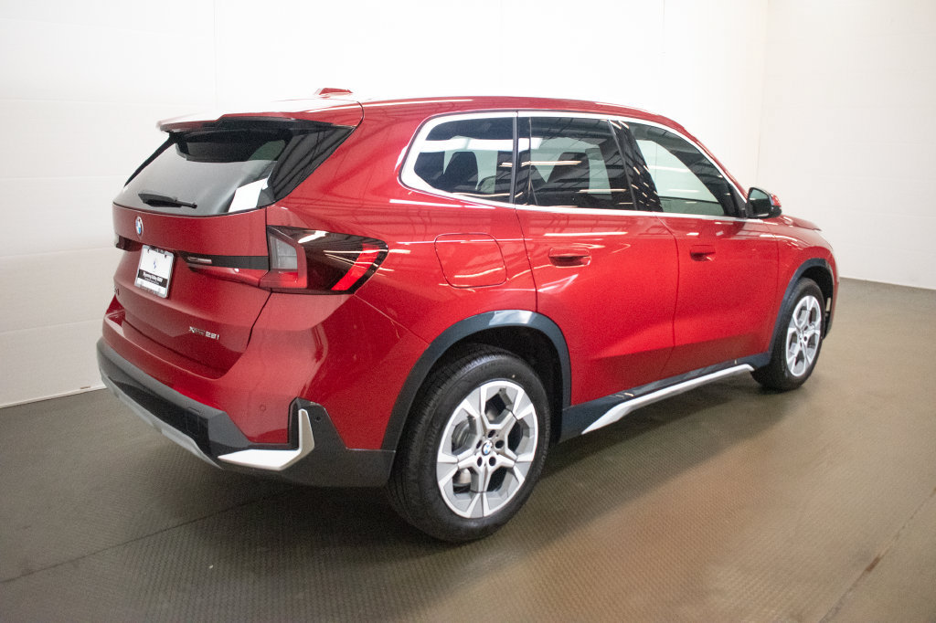 New 2026 BMW X1 xDrive28i w/ Convenience Package AWD/4WD image 4