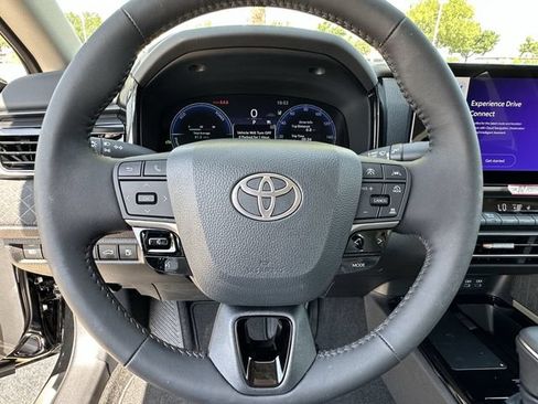 Used 2026 Toyota Camry XLE FWD image 12