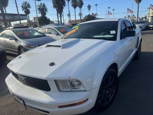 Used 2006 Ford Mustang Coupe image 2