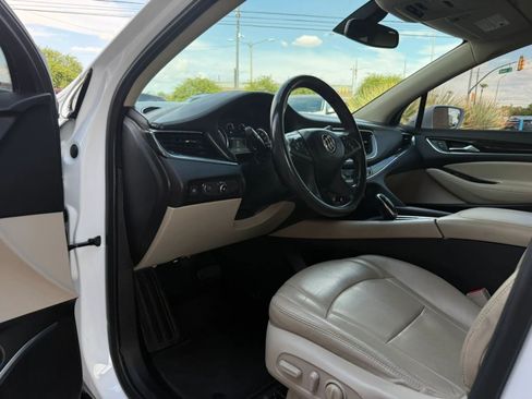 Used 2018 Buick Enclave Essence FWD image 41
