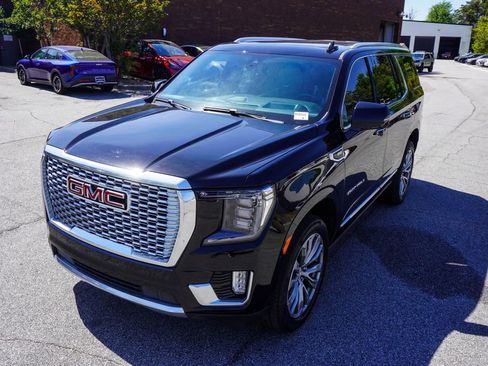 Used 2021 GMC Yukon Denali w/ Denali Premium Package RWD image 35