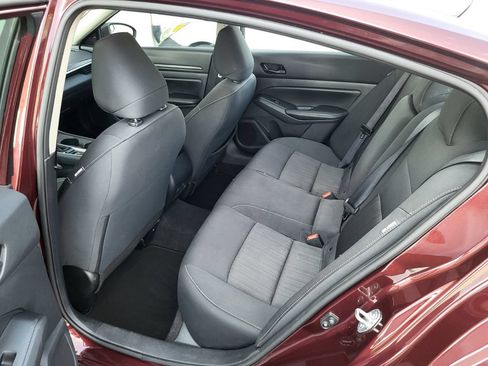 Used 2025 Nissan Altima 2.5 SV AWD/4WD image 12