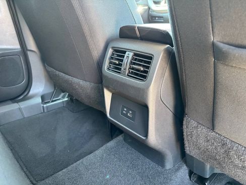 Used 2023 Nissan Rogue SV FWD image 18