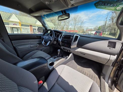 Used 2012 Toyota Tacoma 4x4 Double Cab w/ SR5 Pkg image 27