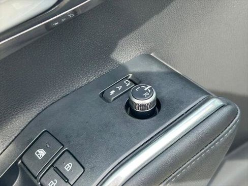 Certified 2025 Toyota Highlander Platinum AWD/4WD image 29