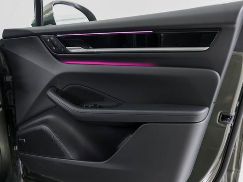 New 2025 Porsche Macan Electric image 28