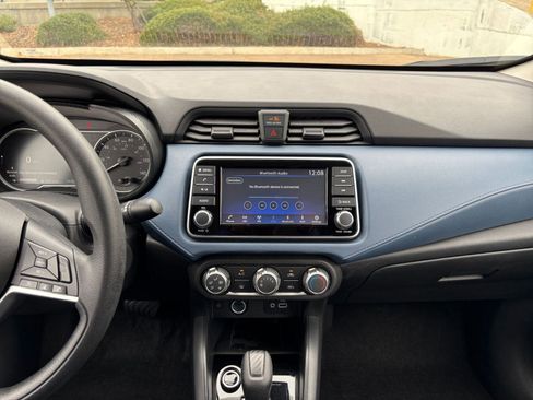 Used 2025 Nissan Versa SV FWD image 17
