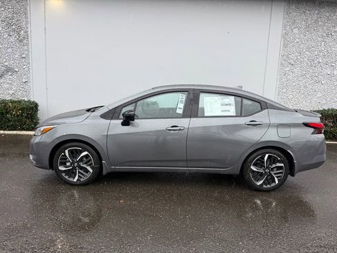 New 2025 Nissan Versa SR w/ Trunk Package image 2