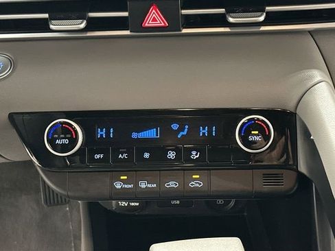 Used 2021 Hyundai Elantra SEL image 14