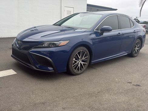 Used 2024 Toyota Camry SE FWD image 7