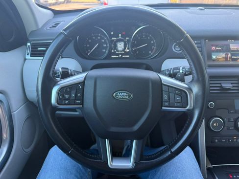 Used 2019 Land Rover Discovery Sport SE image 14