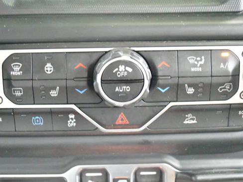 Used 2023 Jeep Wrangler Unlimited Rubicon 4xe w/ Cold Weather Group AWD/4WD image 26
