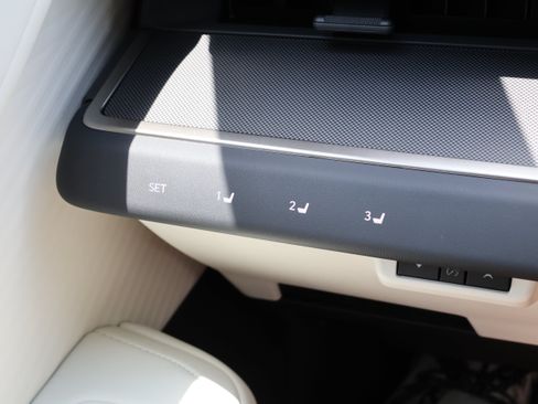 New 2026 Lexus ES 350e FWD image 14