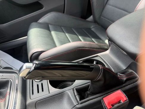 Used 2019 Volkswagen Golf 4-Door image 13