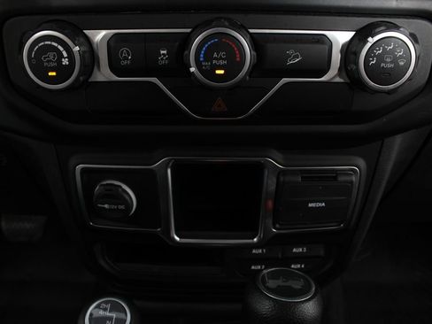 Used 2021 Jeep Wrangler Unlimited Sport AWD/4WD image 6