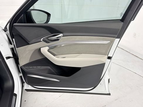Certified 2024 Audi Q8 e-tron Prestige w/ Prestige Package AWD/4WD image 24