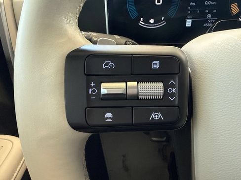 Used 2025 Hyundai Santa Fe SEL AWD/4WD image 19