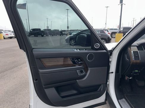 Used 2018 Land Rover Range Rover image 13