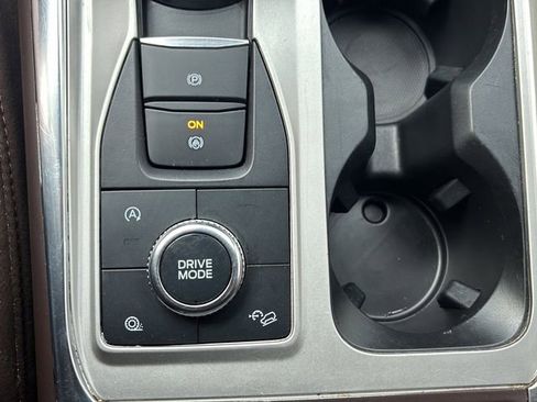 Used 2023 Ford Explorer King Ranch w/ Technology Package AWD/4WD image 31
