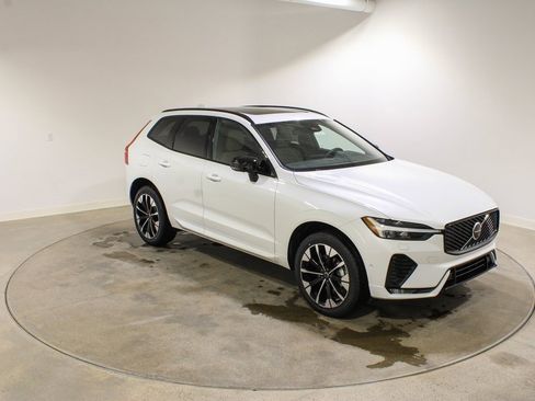 New 2026 Volvo XC60 B5 Plus w/ Protection Package Premier image 7