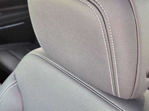 Used 2024 Chevrolet Traverse LT w/ Midnight/Sport Edition image 16