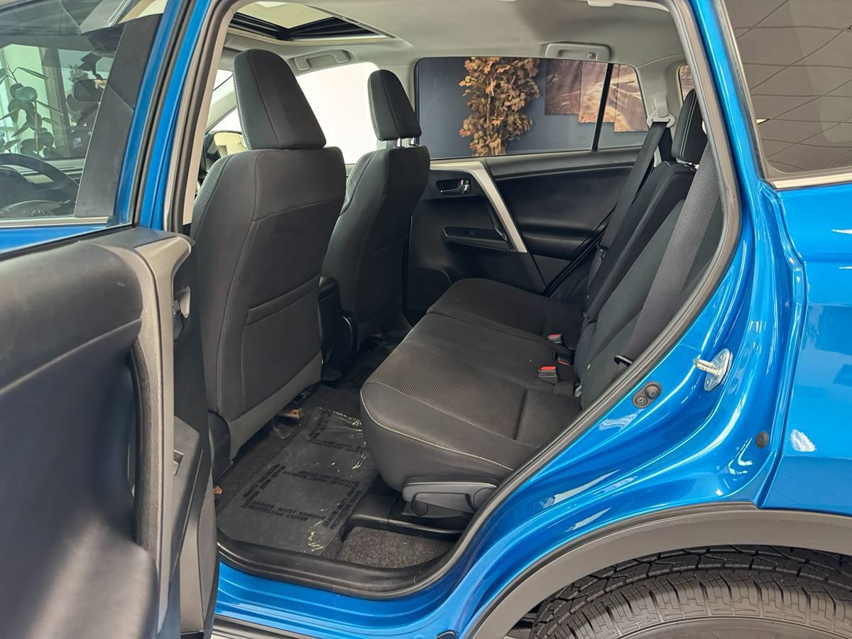 Used 2016 Toyota RAV4 XLE AWD/4WD image 41