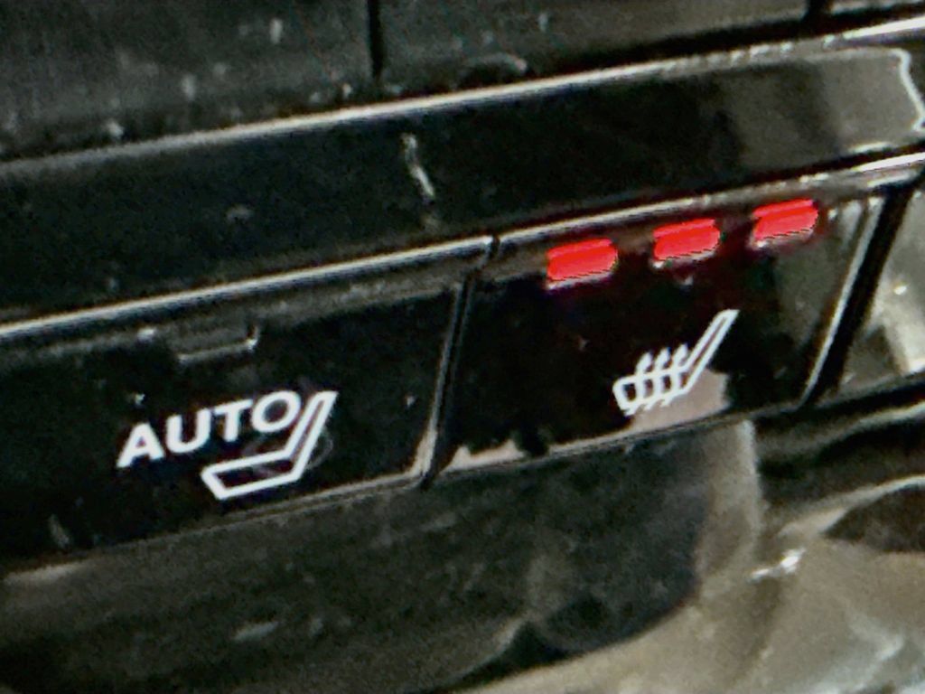 Used 2023 Acura MDX w/ Technology Package FWD image 19