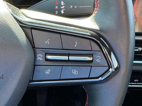 Used 2026 Chevrolet Equinox EV RS FWD image 18