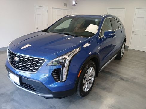 Certified 2023 Cadillac XT4 Premium Luxury w/ Enhanced Visibility Package AWD/4WD image 4