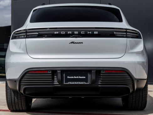 New 2026 Porsche Macan Electric RWD image 10