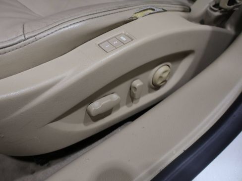 Used 2011 Buick LaCrosse CXL FWD image 18