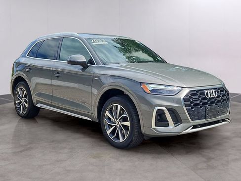 Certified 2023 Audi Q5 2.0T Premium w/ Convenience Package AWD/4WD image 3
