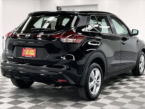 New 2025 Nissan Kicks S image 17