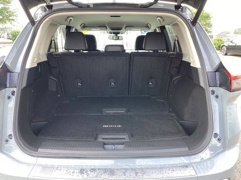 Used 2024 Nissan Rogue SL AWD/4WD image 12