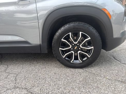 Used 2023 Chevrolet TrailBlazer ACTIV w/ Sun and Liftgate Package AWD/4WD image 2