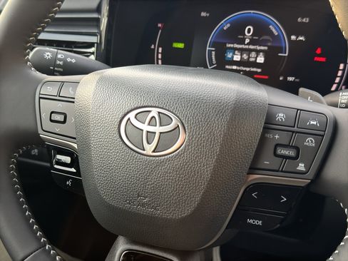 New 2026 Toyota Camry SE image 29