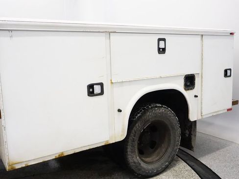 Used 2018 RAM 3500 Tradesman w/ Chrome Appearance Group image 17