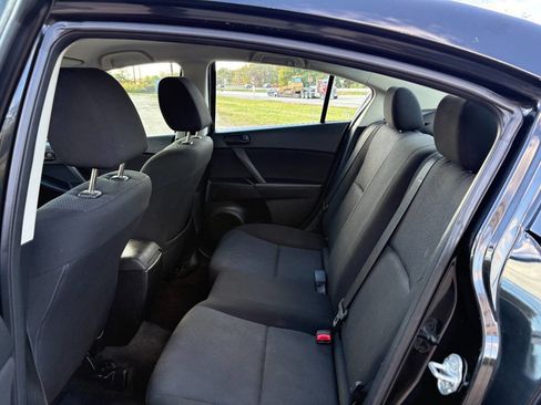 Used 2011 MAZDA MAZDA3 i Sport image 12