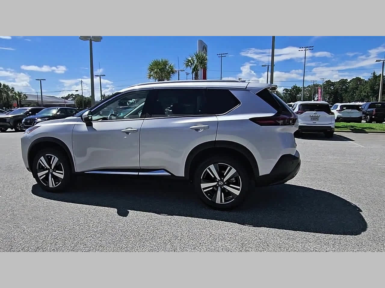 Used 2021 Nissan Rogue SL AWD/4WD image 27