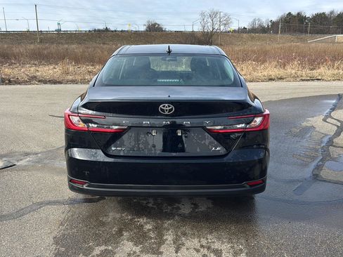 Used 2025 Toyota Camry LE image 4