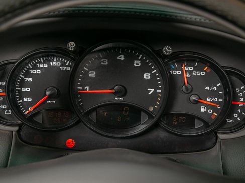 Used 2001 Porsche 911 Carrera image 10