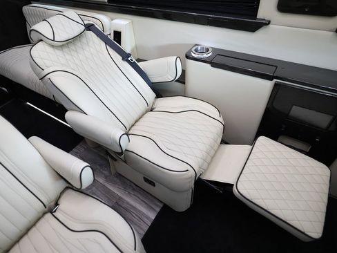 Used 2024 Mercedes-Benz Sprinter 3500 image 23
