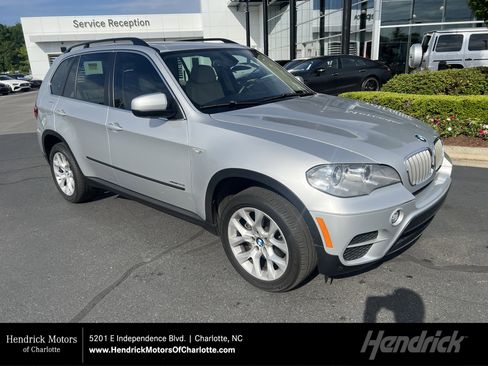 Used 2013 BMW X5 xDrive35i AWD/4WD image 1
