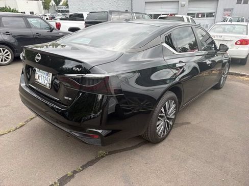 Used 2023 Nissan Altima 2.5 SV AWD/4WD image 2