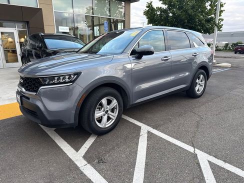 Used 2023 Kia Sorento LX FWD image 1