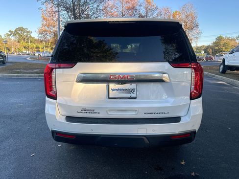 Used 2022 GMC Yukon Denali w/ Denali Premium Package image 8