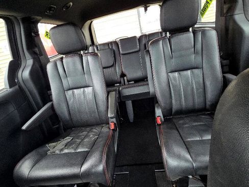 Used 2018 Dodge Grand Caravan GT image 24