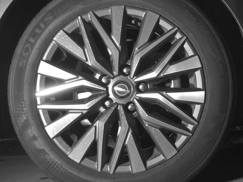 Used 2025 Nissan Altima 2.5 SV FWD image 13