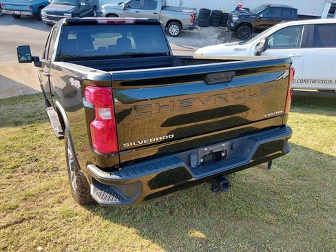 Used 2023 Chevrolet Silverado 2500 Custom w/ Custom Value Package AWD/4WD image 6